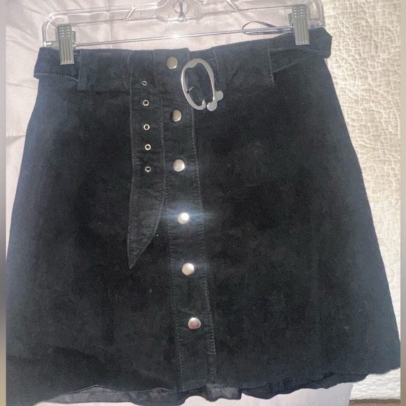 Zara suede mini skirt with silver button details and belt! - Picture 1 of 3